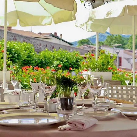 比利牛斯酒店 圣让皮耶德波尔