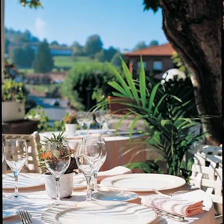 比利牛斯酒店 酒店